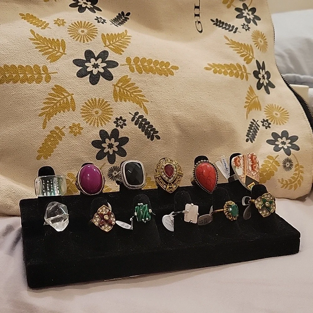 Various RINGS on Sale - Picture 4 of 4